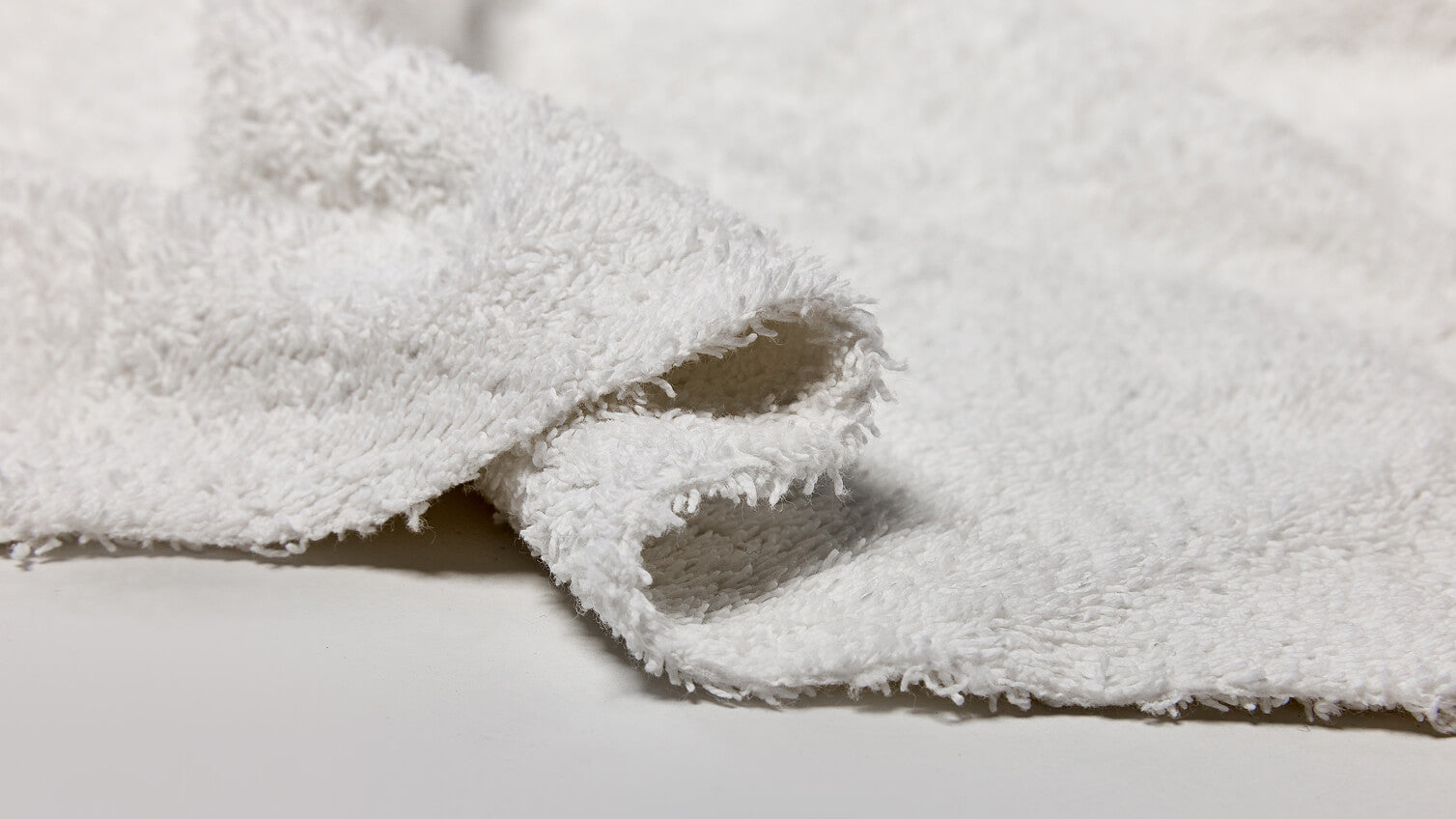 Reusable vs Disposable Cloths: The Real Cost Calculation